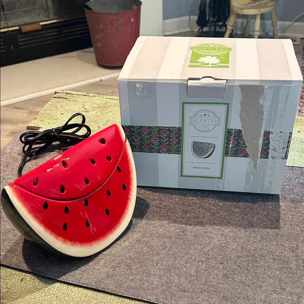 Scentsy Watermelon Electric Wax Warmer with Box – Rare Summer Fruit Slice